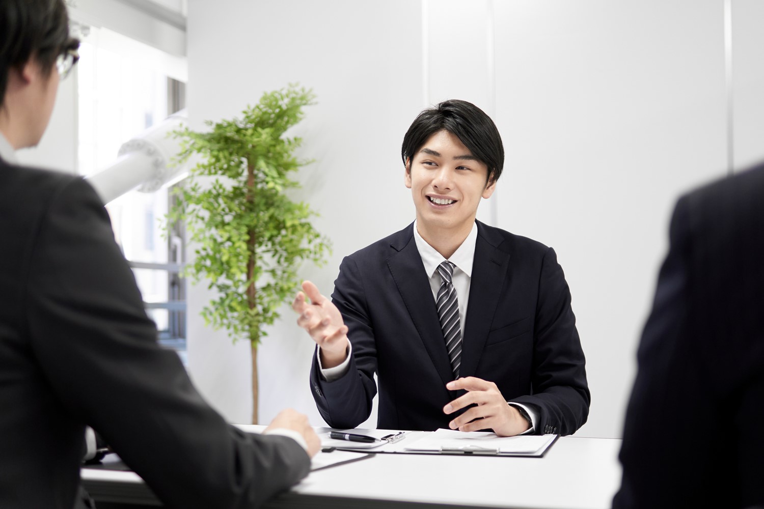 Niên kim là số tiền bảo hiểm được doanh nghiệp bảo hiểm thanh toán cho người được bảo hiểm theo định kỳ